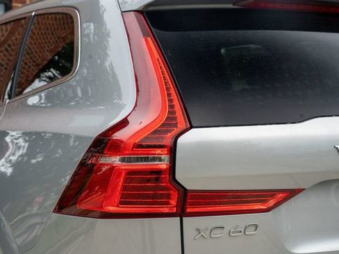 Used 2024 Volvo XC60 B5 Plus w/ Protection Package Premier AWD/4WD image 15