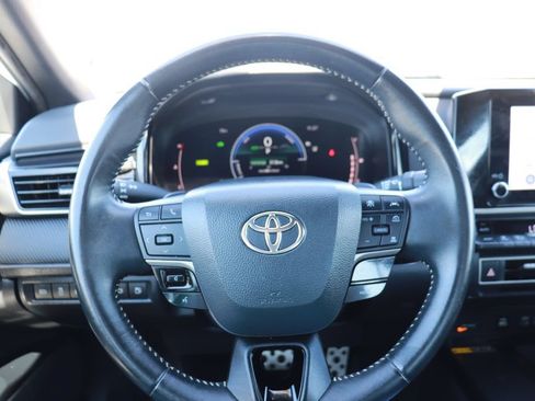 Used 2025 Toyota Camry SE FWD image 20