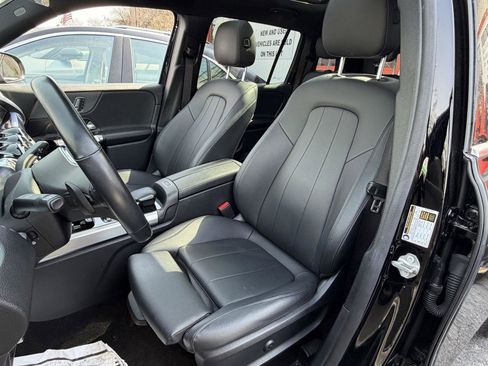 Used 2023 Mercedes-Benz GLB 250 GLB 250 w/ Premium Package image 12