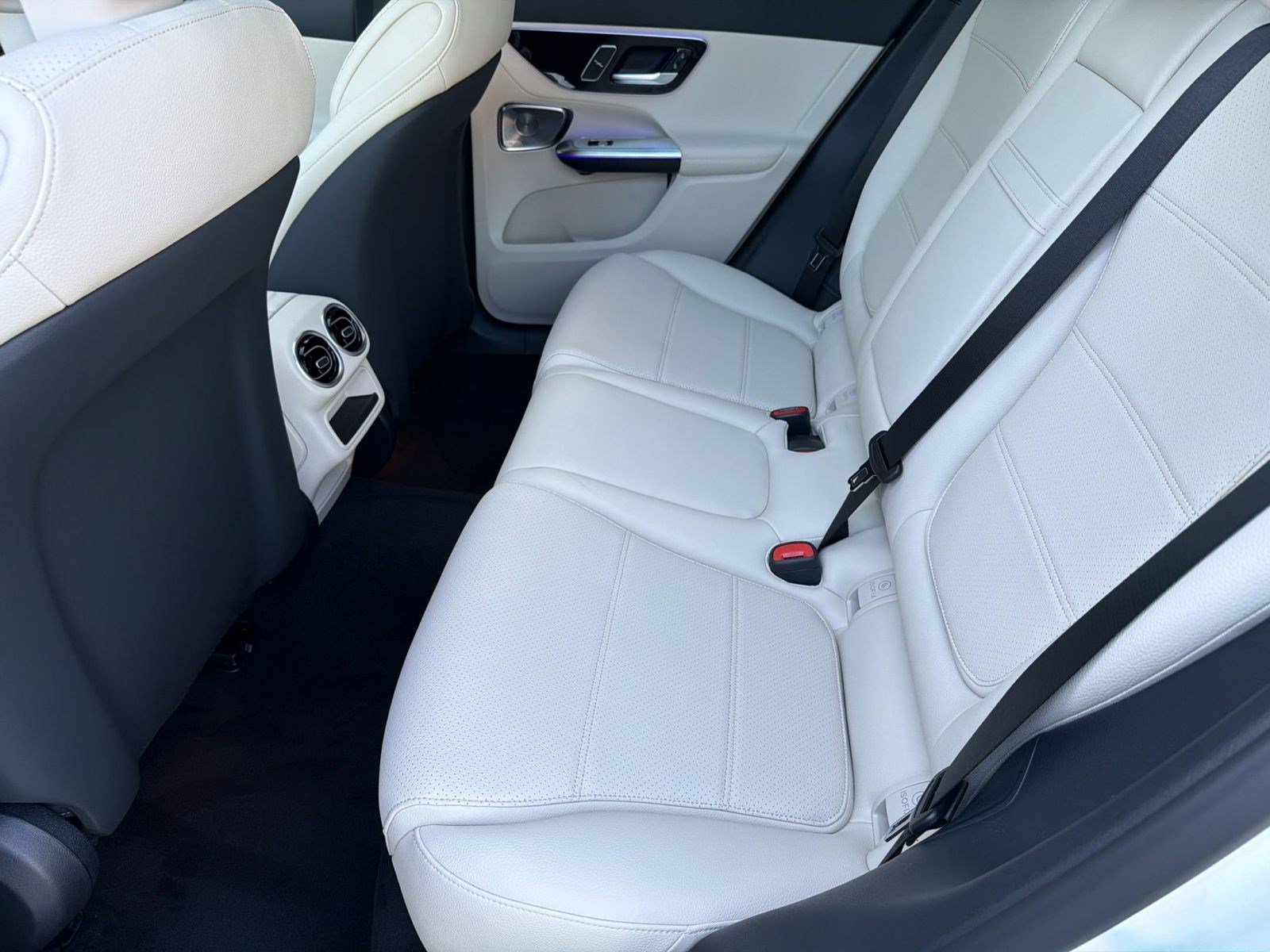 Used 2027 Mercedes-Benz GLC 300 image 22