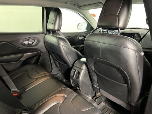 Used 2020 Jeep Cherokee Limited image 26