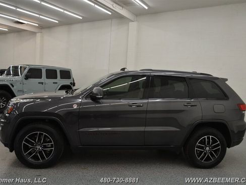 Used 2017 Jeep Grand Cherokee Trailhawk w/ Trailhawk Luxury Group image 4
