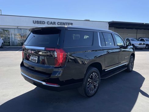 Used 2026 GMC Yukon XL Elevation image 5