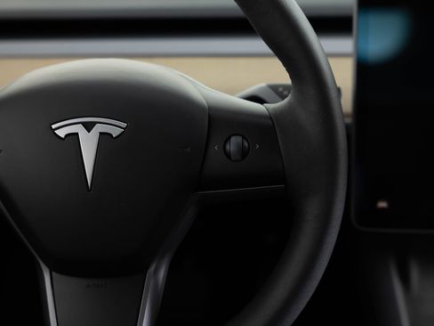 Used 2023 Tesla Model 3 Standard Range RWD image 31