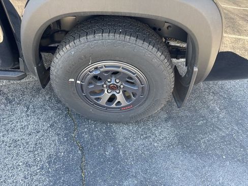 Used 2025 Nissan Frontier Pro-X w/ Pro Convenience Package image 13