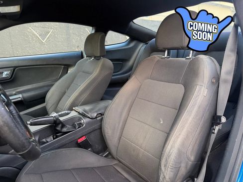 Used 2017 Ford Mustang Coupe RWD image 10
