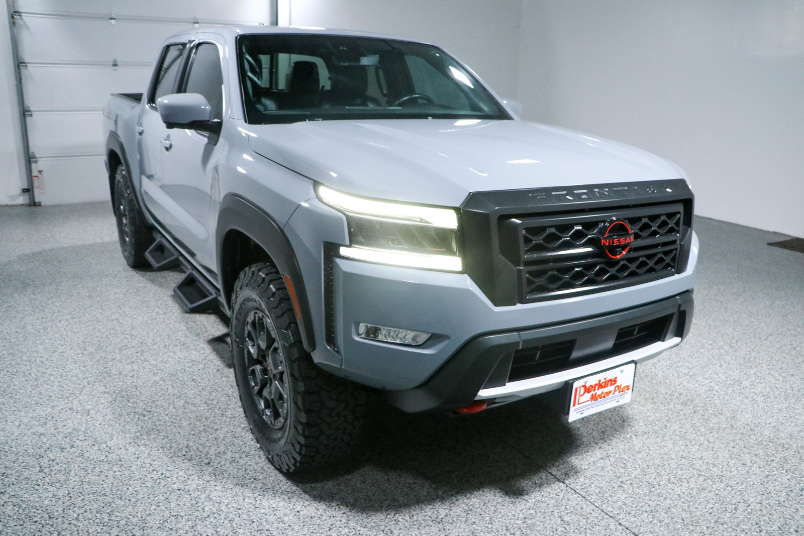 Used 2023 Nissan Frontier PRO-4X w/ Pro-4X Premium Package AWD/4WD image 5