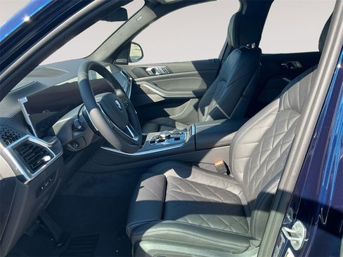 New 2026 BMW X5 xDrive50e image 9