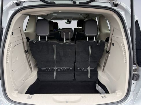 Certified 2024 Chrysler Pacifica Select image 22