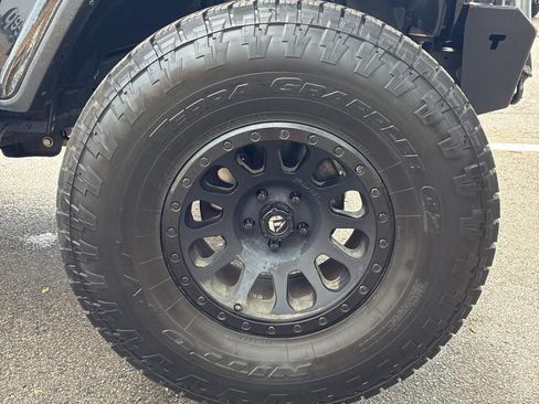 Used 2020 Jeep Gladiator Sport AWD/4WD image 22