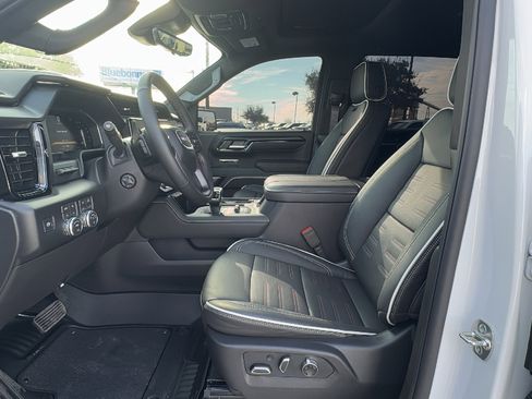 Used 2026 GMC Sierra 1500 AT4X image 9