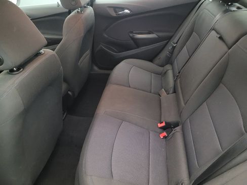 Used 2018 Chevrolet Cruze LT FWD image 18