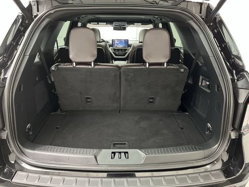 Certified 2025 Ford Explorer Platinum w/ Ultimate Package AWD/4WD image 34
