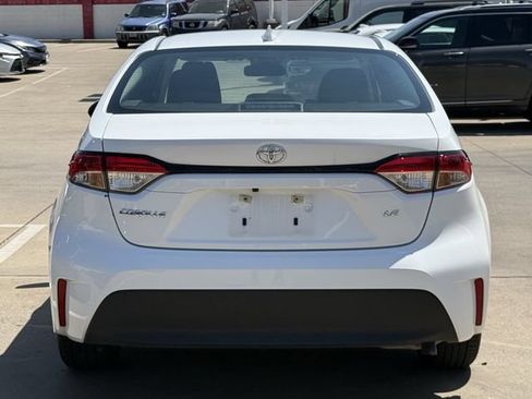 Used 2025 Toyota Corolla LE FWD image 5