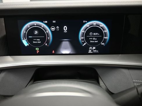 Certified 2025 Volkswagen Tiguan SE image 10