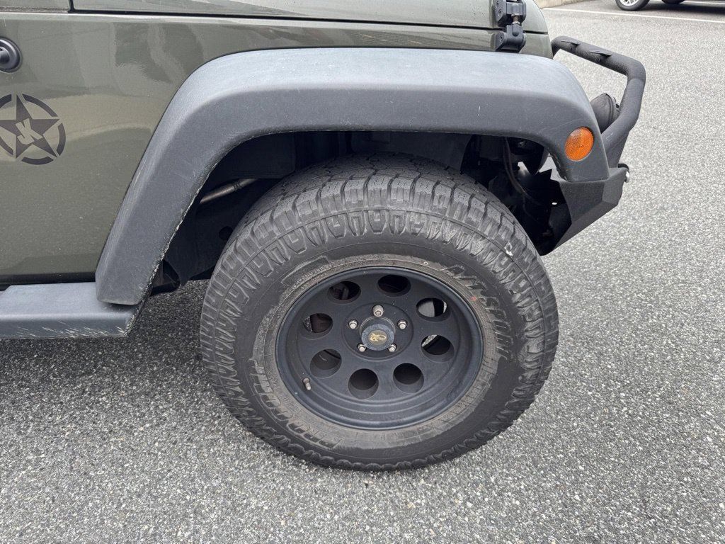 Used 2015 Jeep Wrangler Sport w/ Quick Order Package 24S AWD/4WD image 28