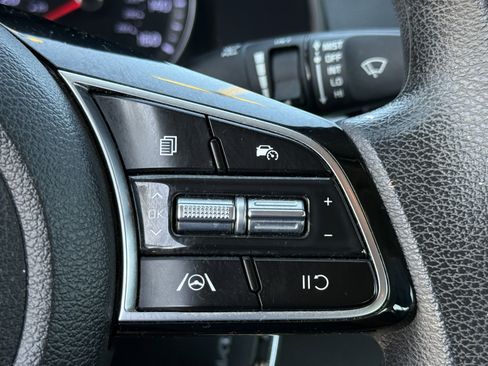 Used 2022 Kia Forte LXS image 19