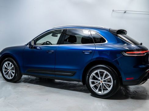 Used 2025 Porsche Macan image 2