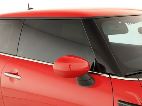 Used 2024 MINI Cooper 2-Door Hardtop FWD image 38