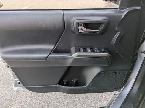 Used 2023 Toyota Tacoma Limited image 6