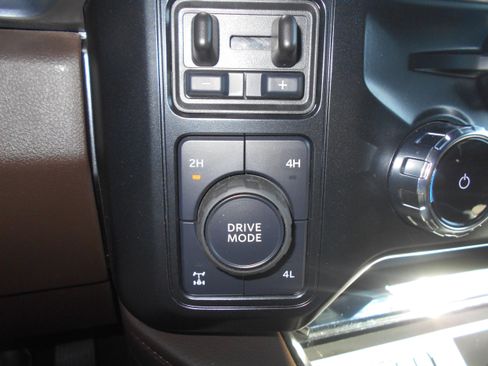 Used 2025 Ford F250 King Ranch w/ Chrome Package image 17