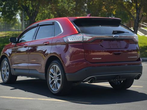 Used 2017 Ford Edge Titanium w/ Equipment Group 301A FWD image 3