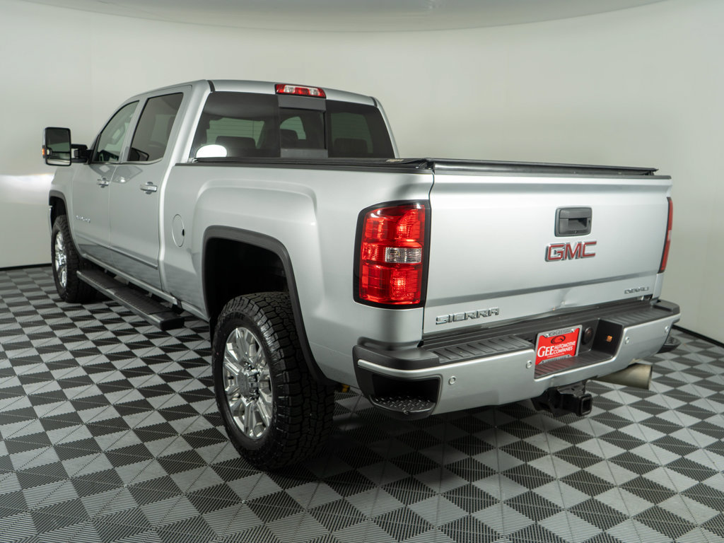 Used 2018 GMC Sierra 2500 Denali w/ Duramax Plus Package AWD/4WD image 4