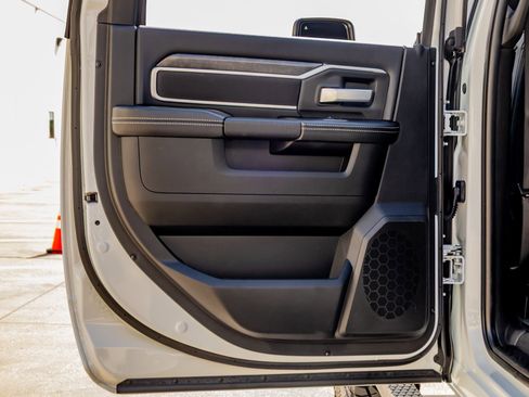 Used 2024 RAM 2500 Big Horn w/ Night Edition image 39