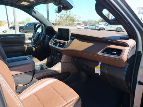 Used 2023 Chevrolet Tahoe High Country image 15