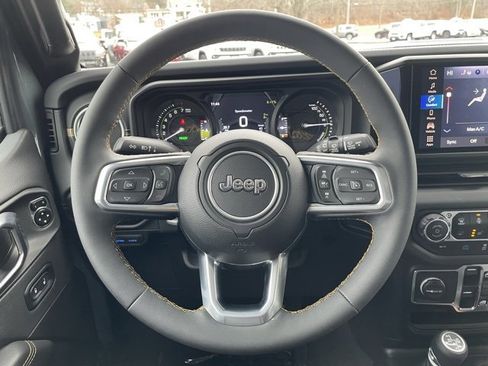 Used 2024 Jeep Wrangler Unlimited Sahara w/ Safety Group image 14