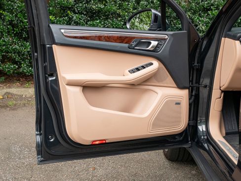 Used 2024 Porsche Macan S image 29