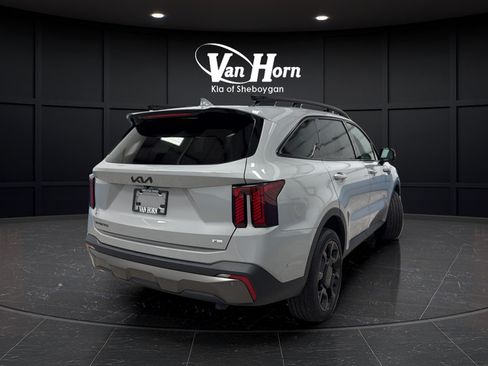 Used 2025 Kia Sorento SX AWD/4WD image 7