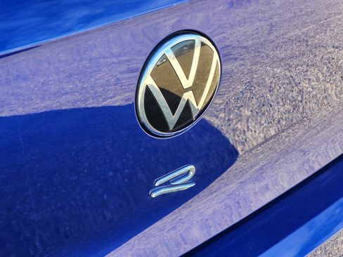 Used 2024 Volkswagen Golf R image 9