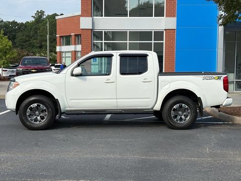 Used 2017 Nissan Frontier PRO-4X w/ Pro-4x Luxury Package AWD/4WD image 2