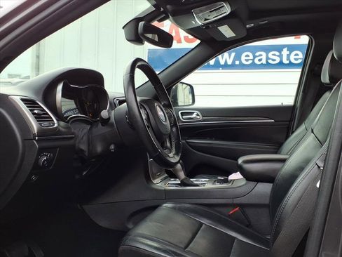 Used 2019 Jeep Grand Cherokee Limited w/ Luxury Group II image 8