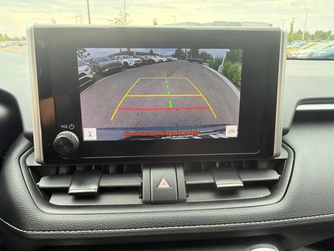 Used 2025 Toyota RAV4 XLE AWD/4WD image 26