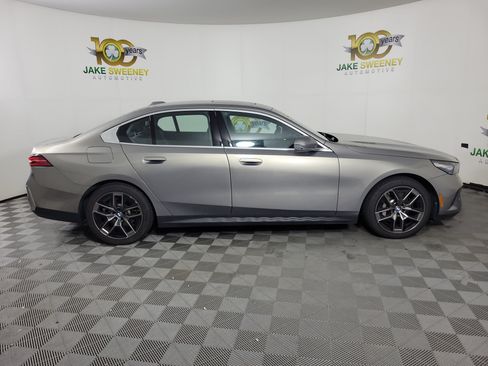Certified 2026 BMW 530i xDrive AWD/4WD image 4