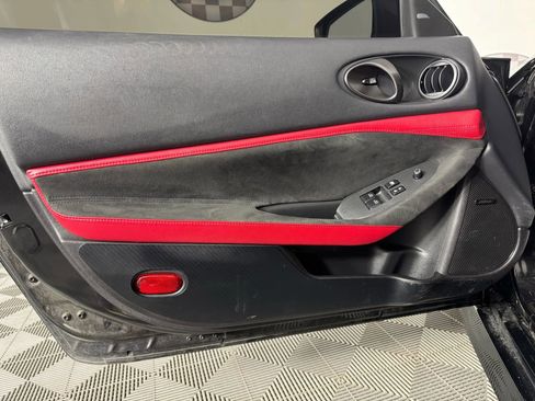 Used 2023 Nissan Z w/ Floor Mat Package (L93) RWD image 31