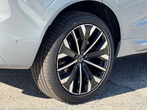 New 2026 Volvo XC60 B5 Ultra w/ Protection Package Premier image 9