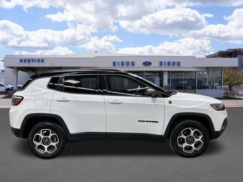 Used 2022 Jeep Compass Trailhawk w/ Trailhawk Convenience Group AWD/4WD image 2