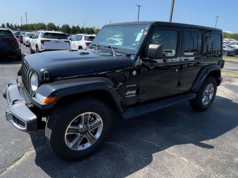 Used 2022 Jeep Wrangler Unlimited Sahara AWD/4WD image 6