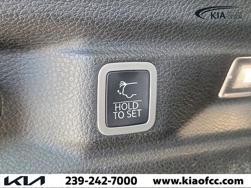 Used 2022 Jeep Grand Cherokee L Limited image 7