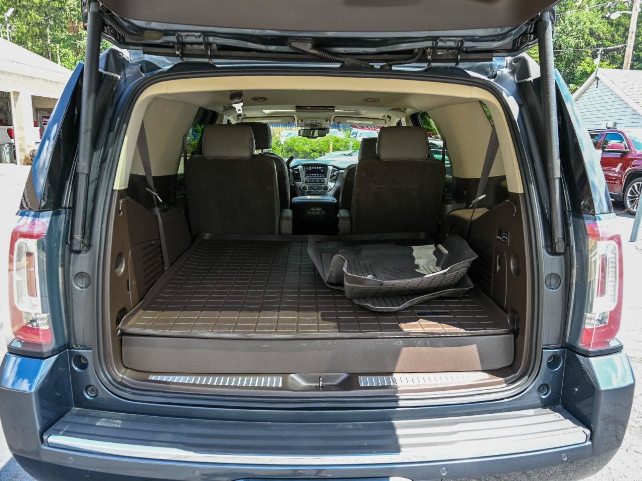Used 2019 GMC Yukon Denali w/ Denali Ultimate Package AWD/4WD image 20