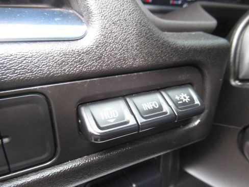 Used 2024 GMC Yukon XL AT4 w/ Technology Package AWD/4WD image 35