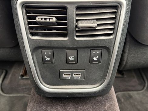 Used 2017 Chrysler 300 C w/ Light Group AWD/4WD image 24