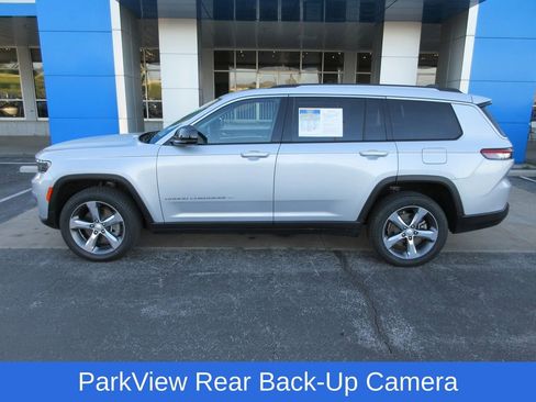 Used 2022 Jeep Grand Cherokee L Limited AWD/4WD image 2