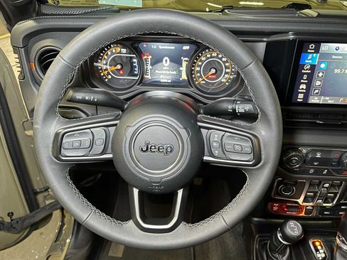 Used 2026 Jeep Gladiator Mojave AWD/4WD image 25