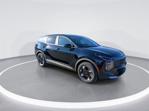 New 2026 Kia Sportage LX image 2