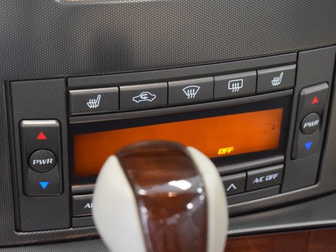 Used 2005 Cadillac XLR image 77