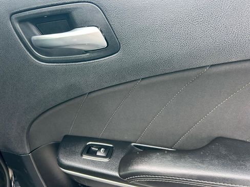 Used 2019 Dodge Charger R/T RWD image 12